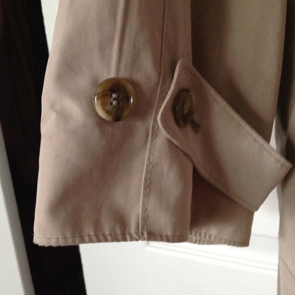 London Fog Tan Raincoat - Picture 11 of 16